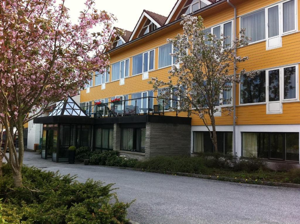 Alver Hotel Alversund Bagian luar foto